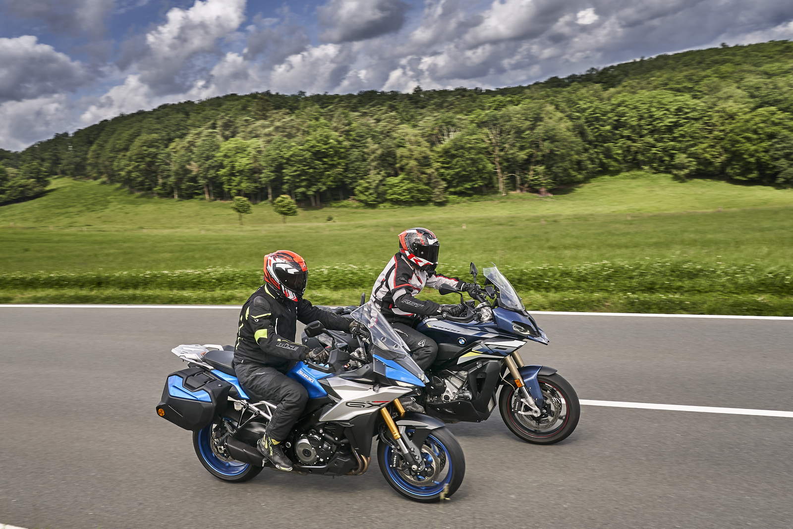 BMW S 1000 XR vs Suzuki GSX 1000 GX